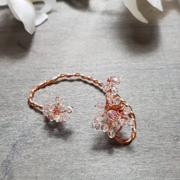 Ohrmanschette Blumenkristall, Kupfer/Transparent – Bild 3