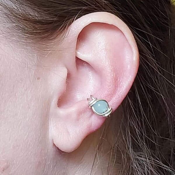 ear cuff ohrklemme ohrmanschette ohrschmuck fakepiercing earclimber silber versilbert edelstein himmlischer quarz edelsteinschmuck hellblau