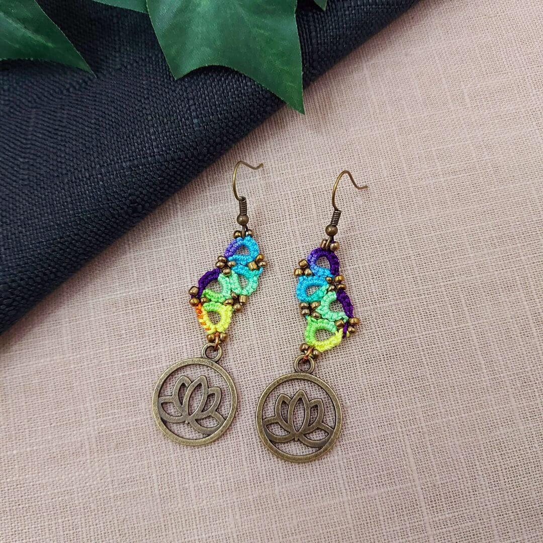 Ohrringe Lotus, Rainbow/Antikbronze – Bild 2