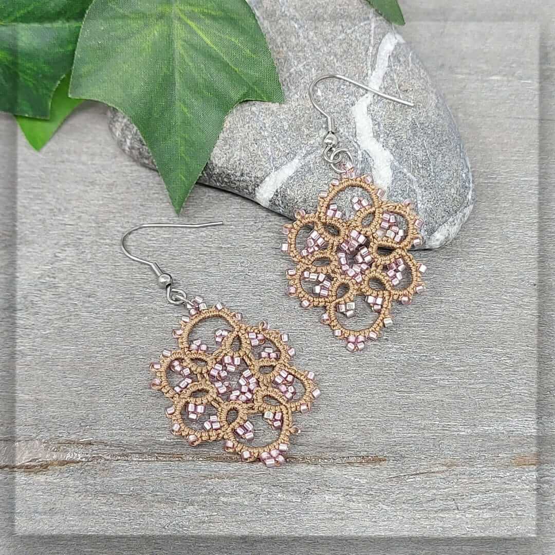 ohrringe ohrschmuck ohrhänger pusteblume hellbraun mit rosa glasperlen